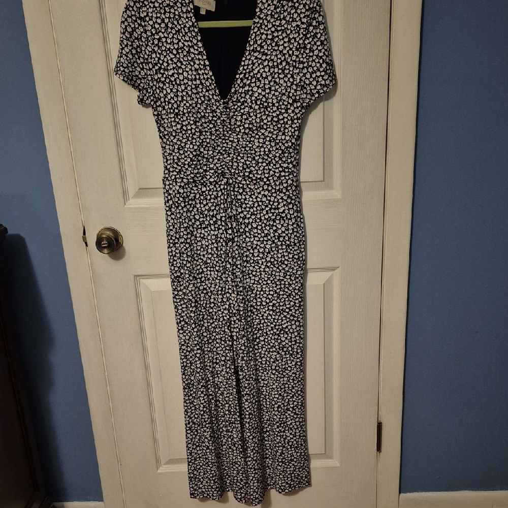 Black & White Floral V-Neck Wide-Leg Jumpsuit